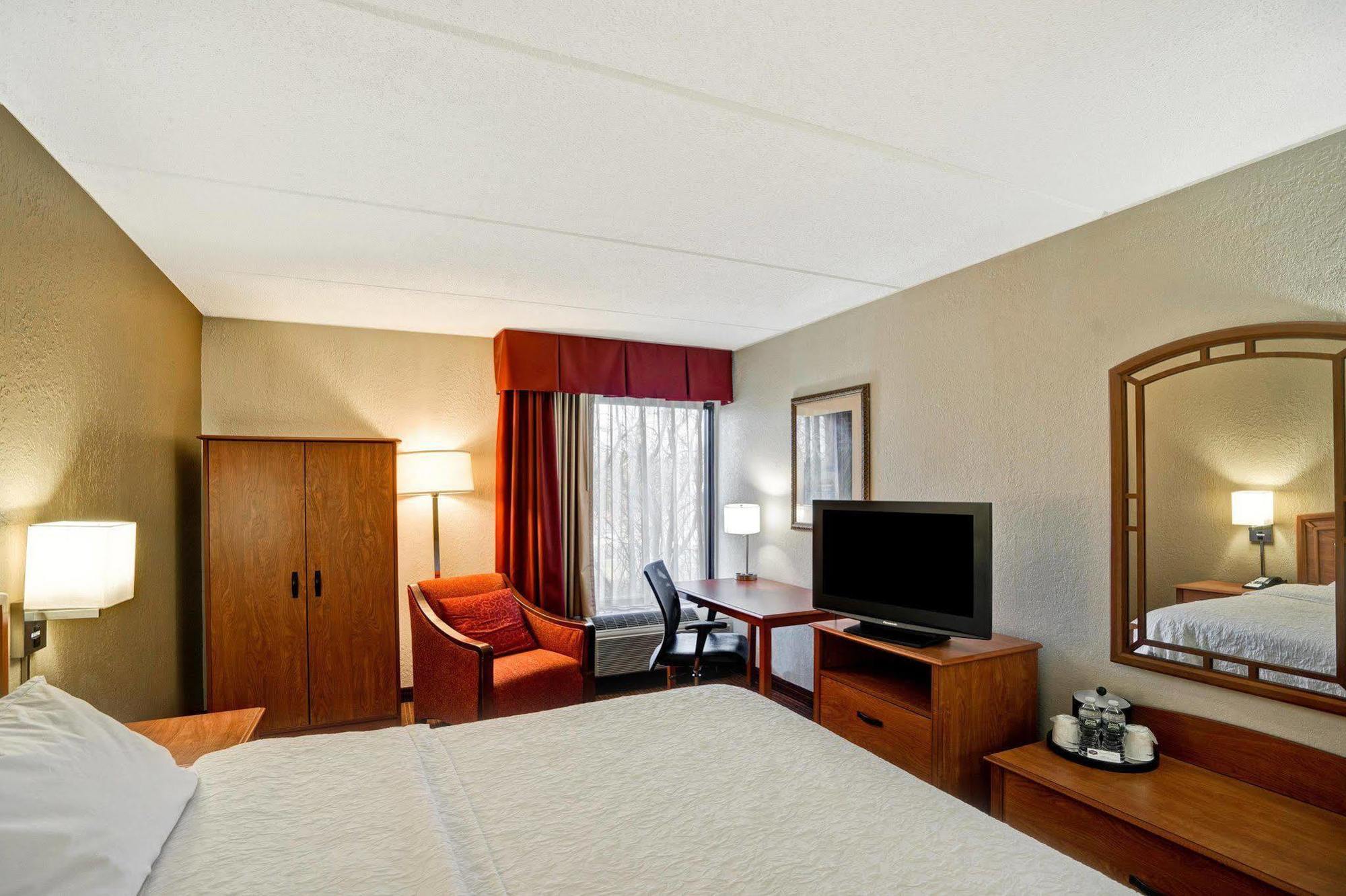 Hampton Inn By Hilton Milford Exterior foto