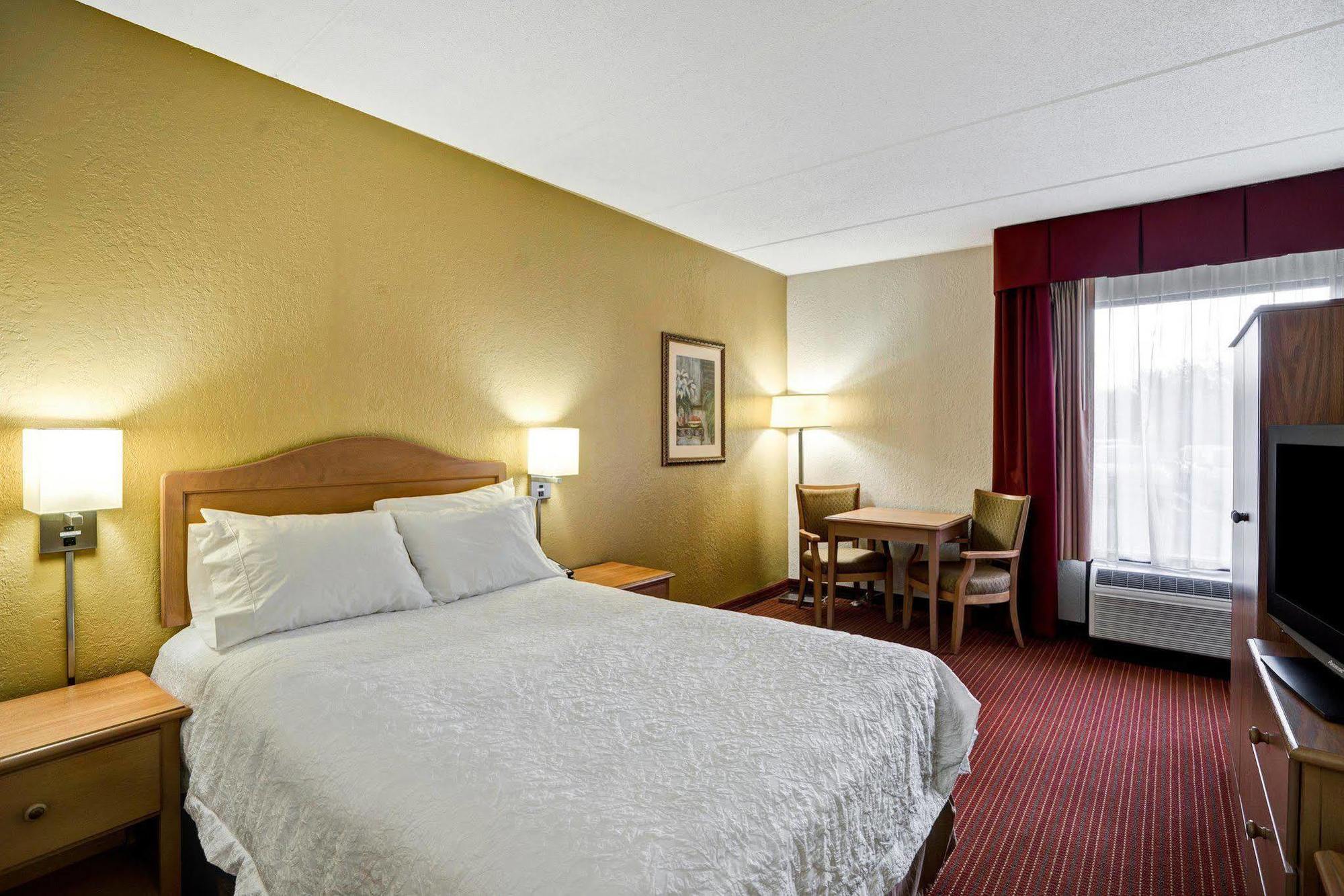 Hampton Inn By Hilton Milford Exterior foto